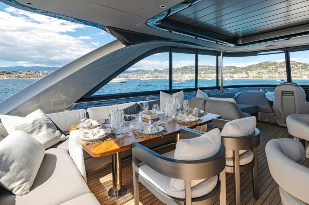 GYPZY foredeck seating