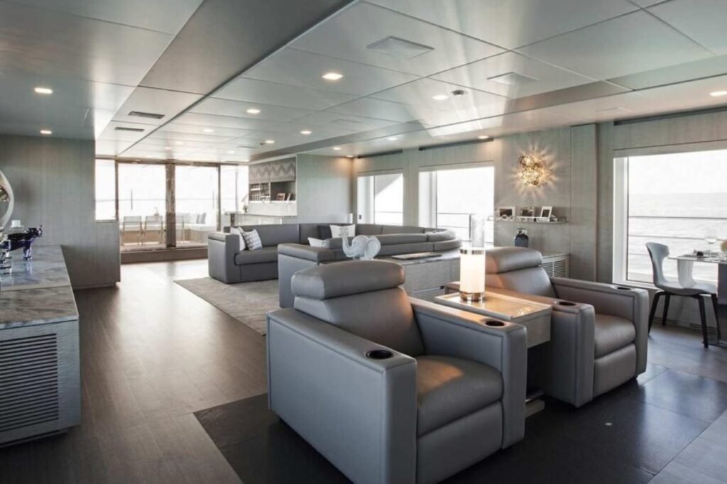 H lounge