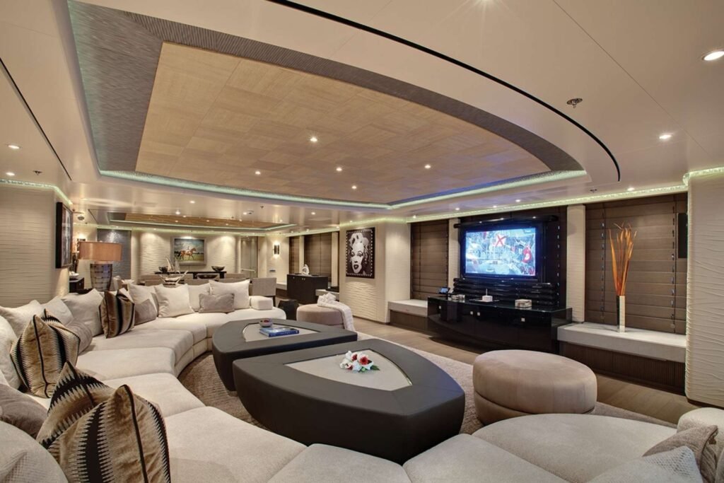 Hurricane Run Yacht for charter 3