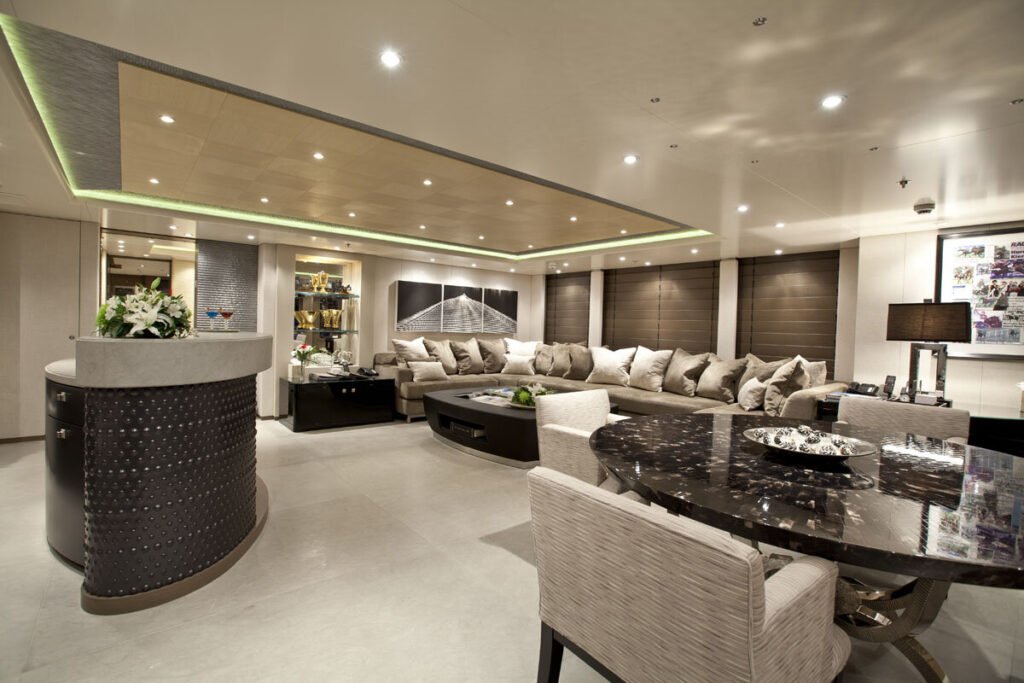 Hurricane Run Yacht for charter 6