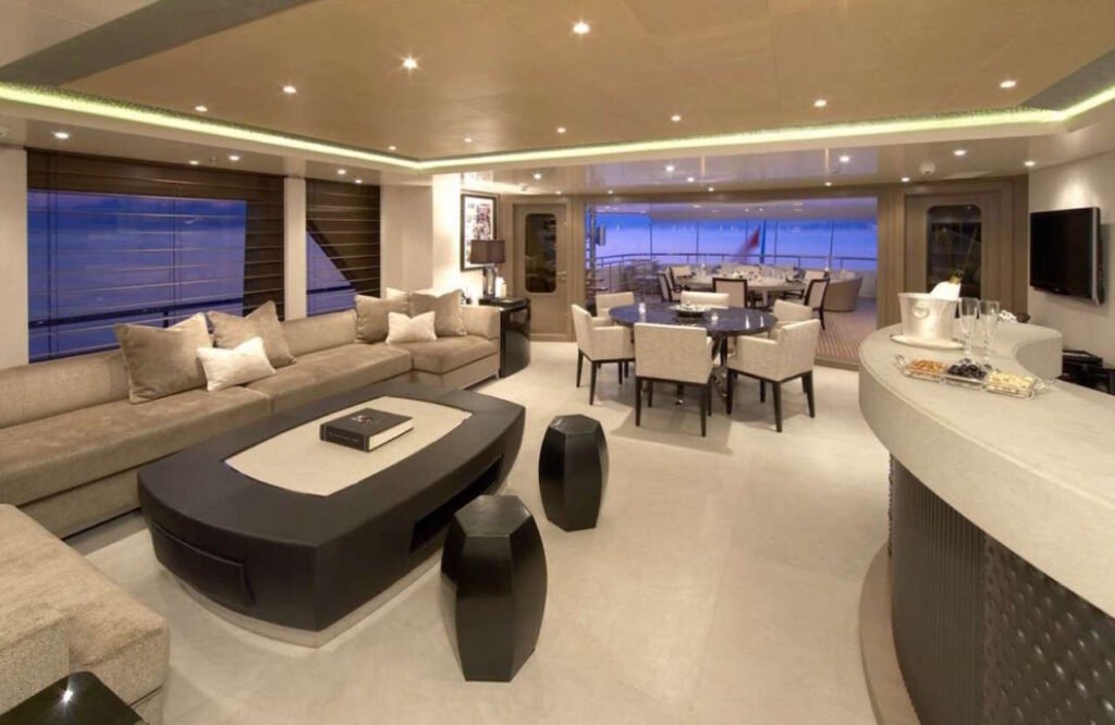 Hurricane Run Yacht for charter 7