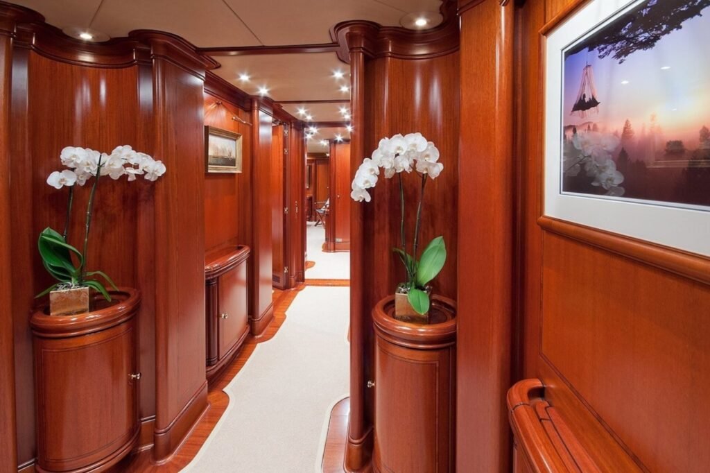 HYPERION twin cabin