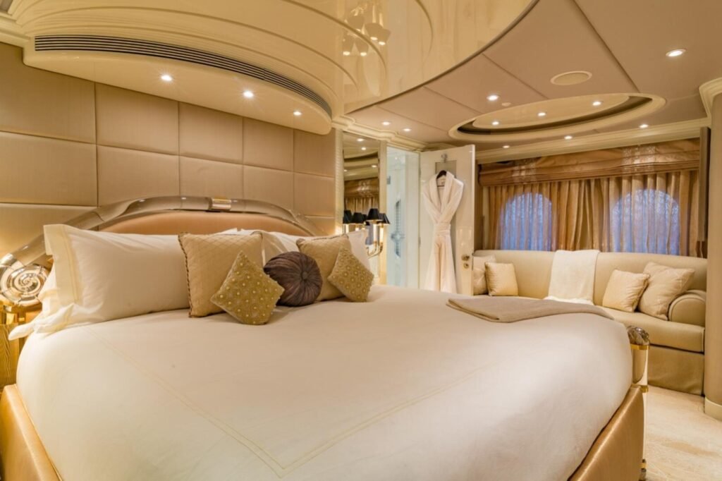 I LOVE THIS BOAT master suite