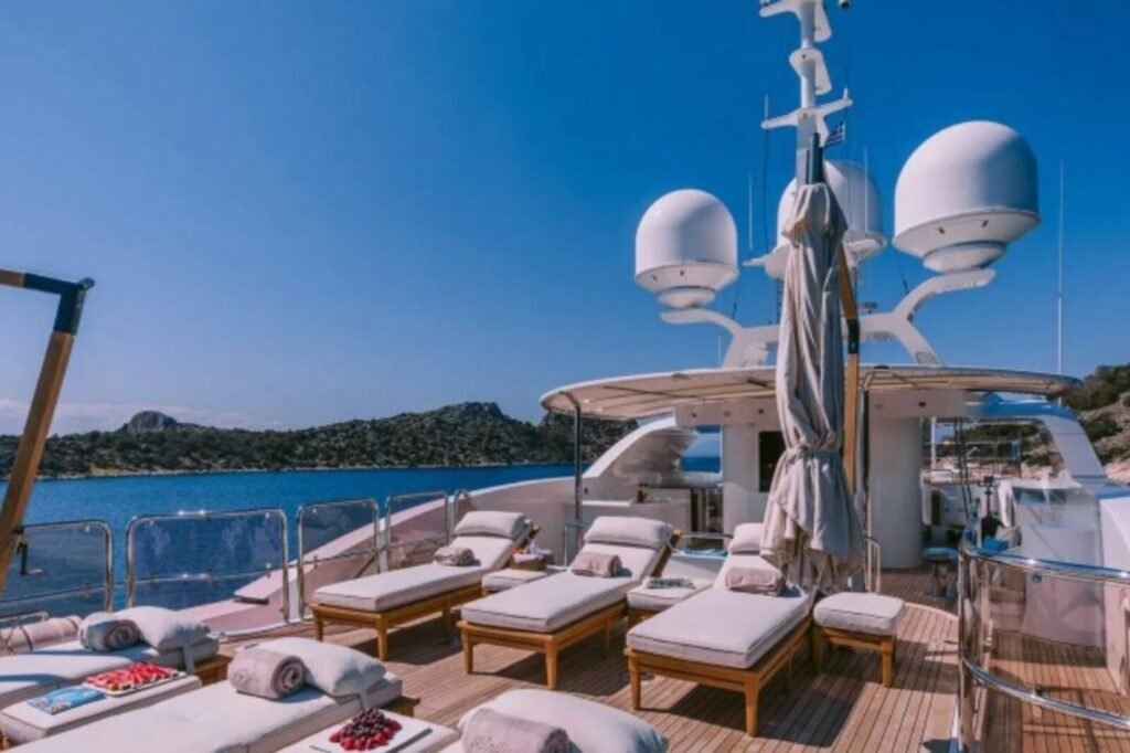 DILARA exterior and sea