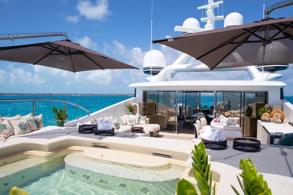 Milos charter yacht, aft swim platform