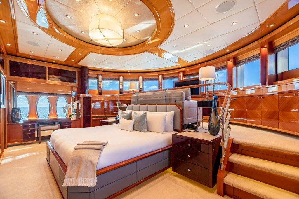 IMPROMPTU master stateroom