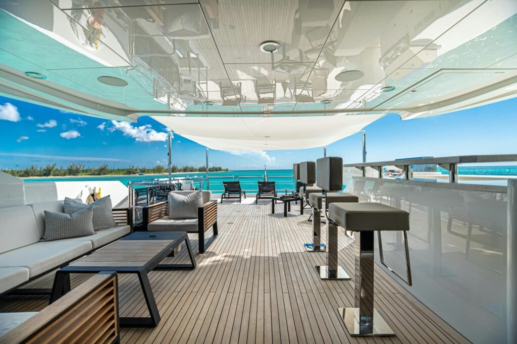 ISLAND COWBOY sundeck pool and Jacuzzi