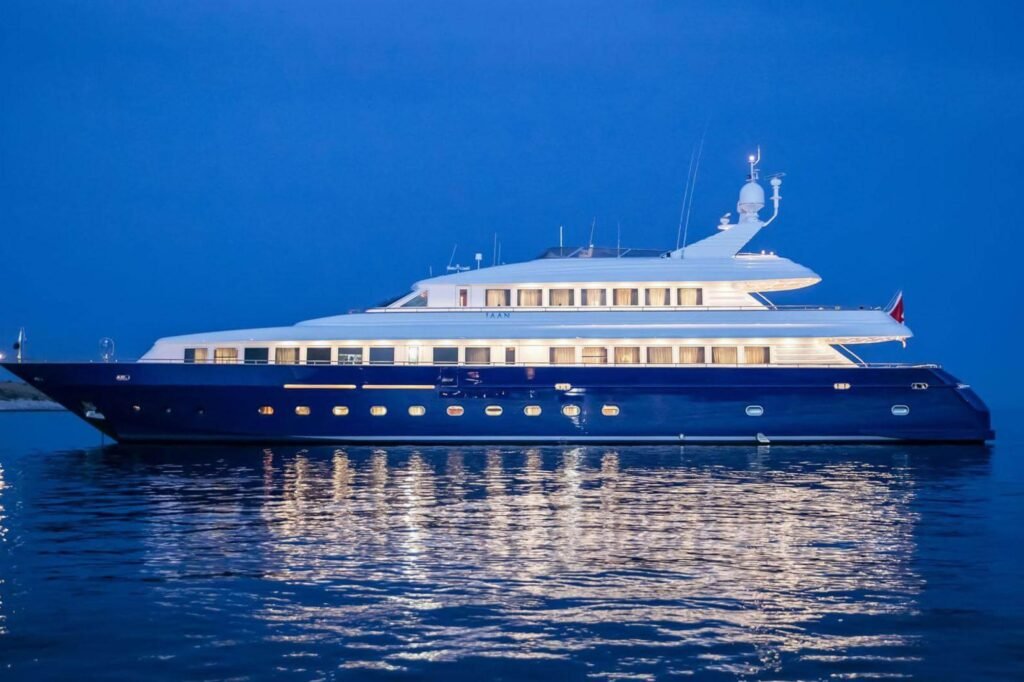 JAAN sun deck