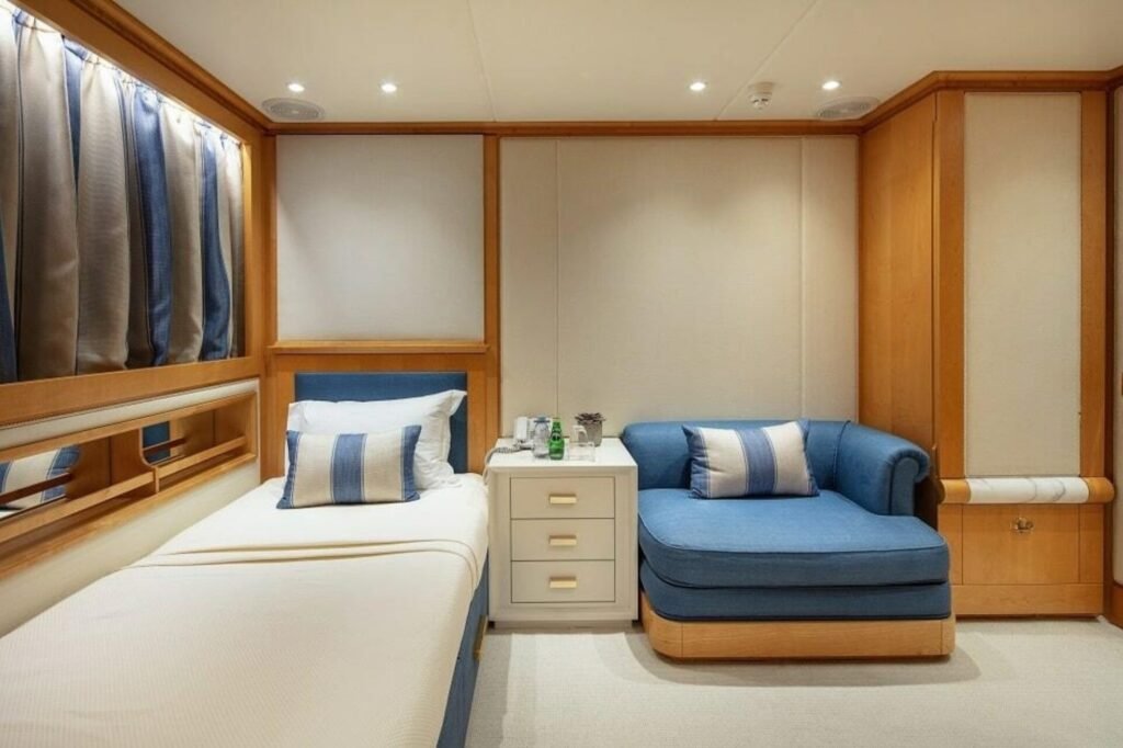 KASSANDRA guest cabin