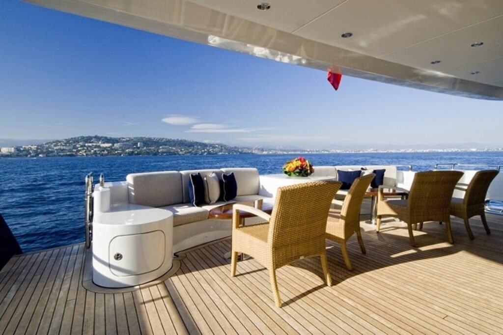 KIJO for charter, profile view