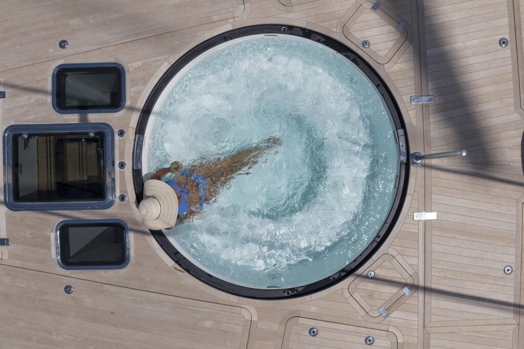 KOKOMO under sail, aerial profile