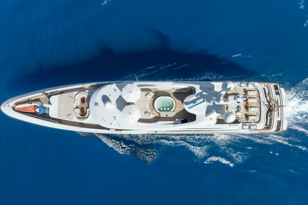 LA BLANCA at anchor