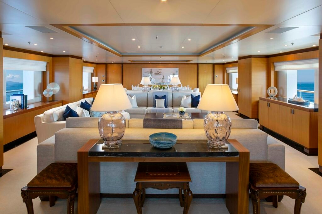 LA BLANCA main salon lounge