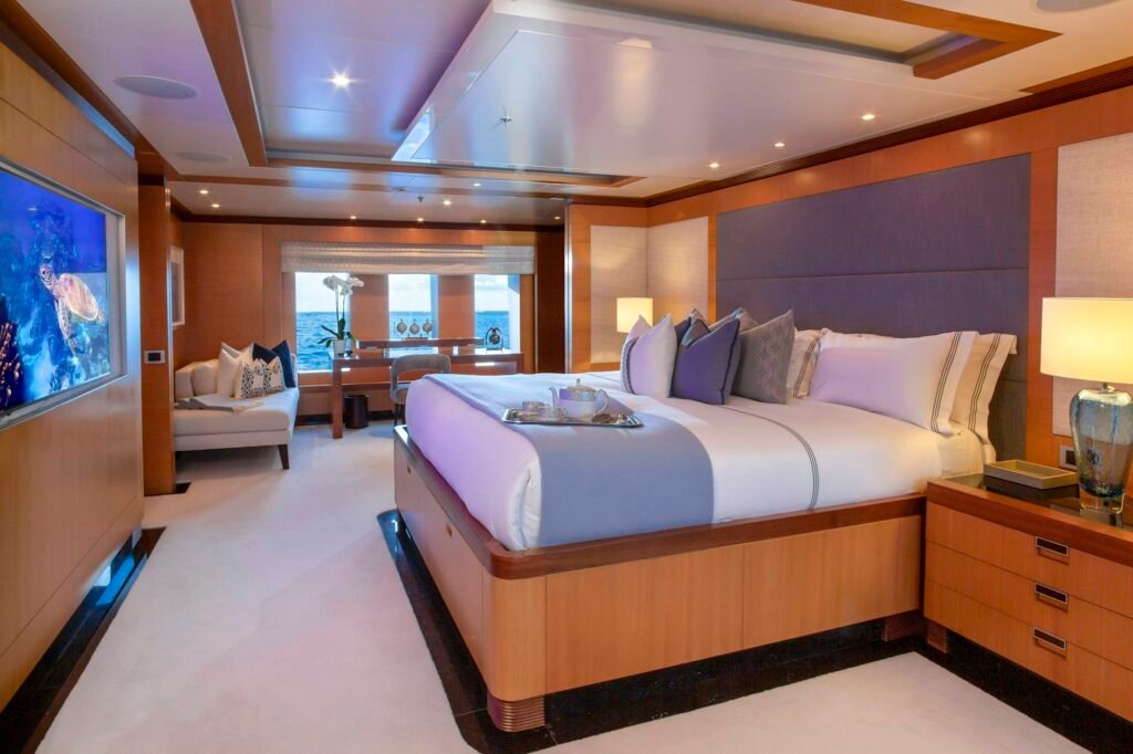 LA BLANCA master stateroom