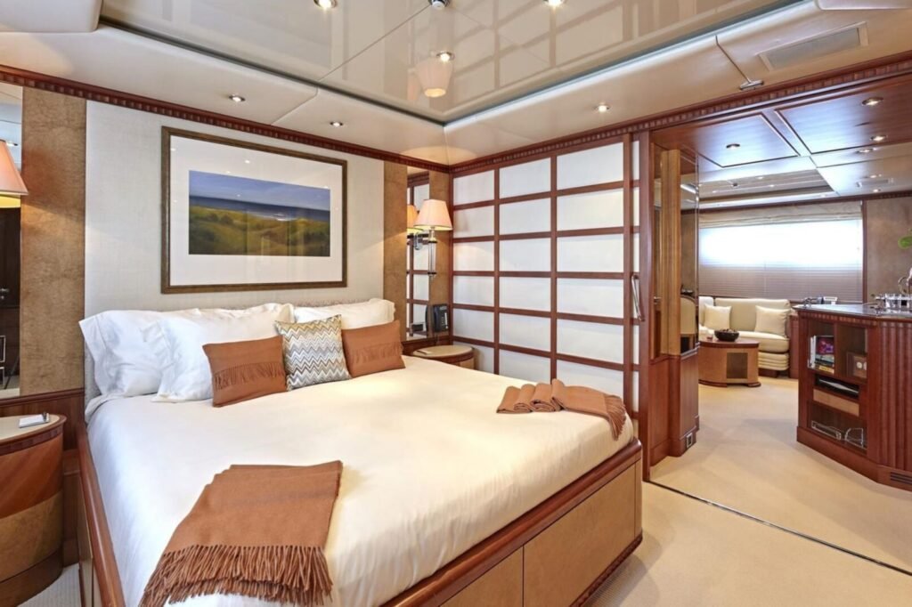 LADY ELLEN II deck