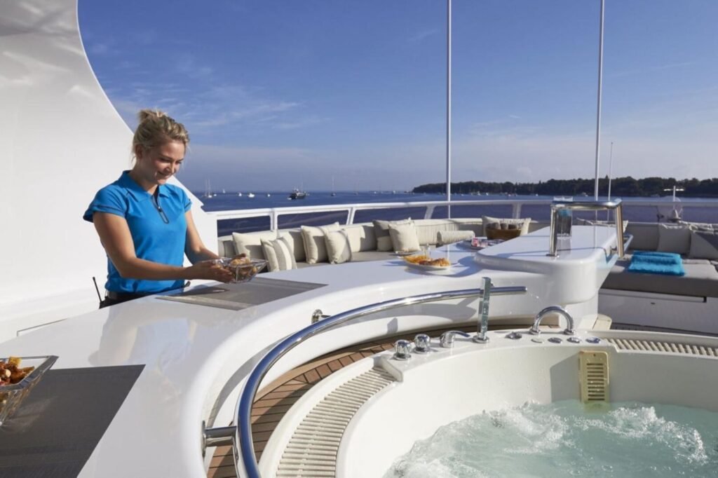 LADY ELLEN II sun deck jacuzzi