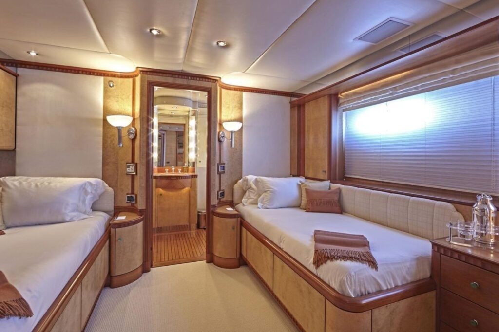 LADY ELLEN II deck