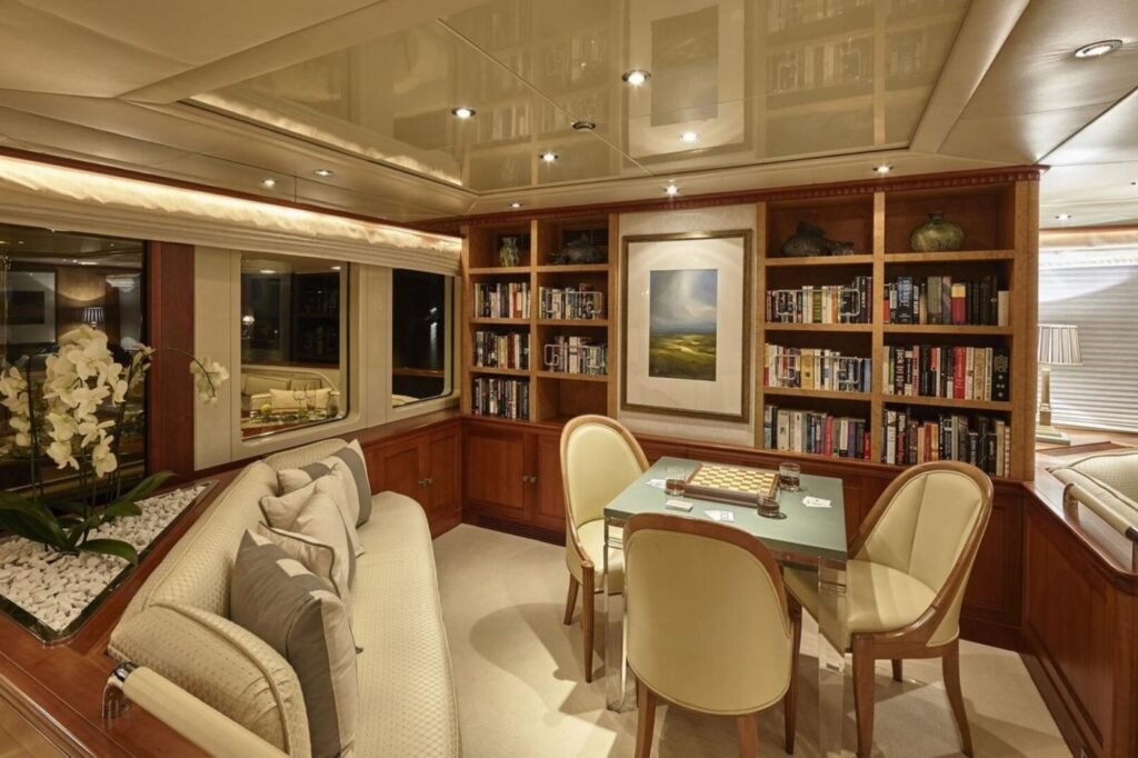 LADY ELLEN II master suite