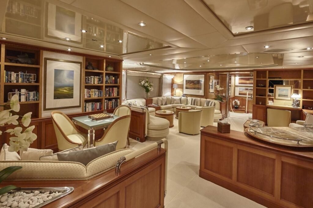 LADY ELLEN II VIP suite