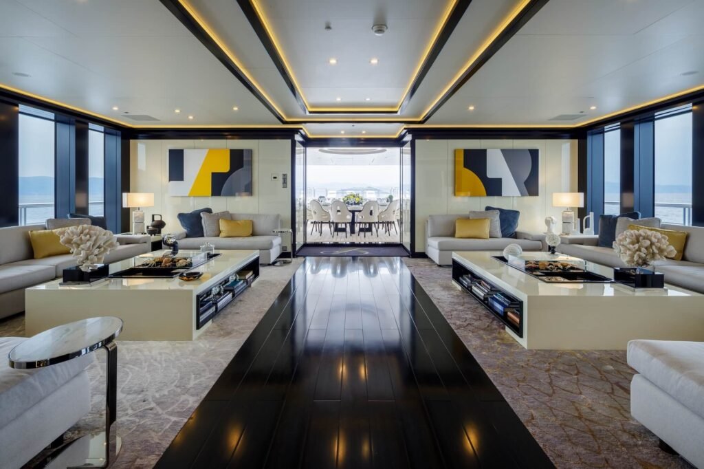 LADY VERA sun deck spa pool