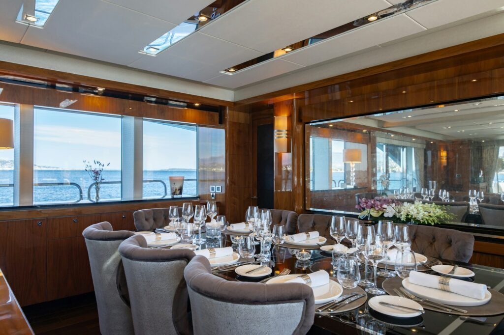 LADY VOLANTIS formal dining
