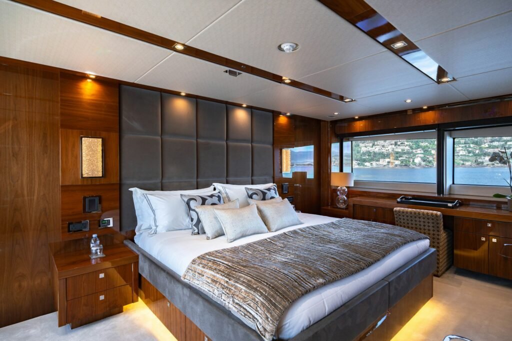 LADY VOLANTIS master stateroom
