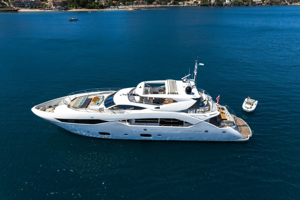 LADY VOLANTIS for charter, profile view