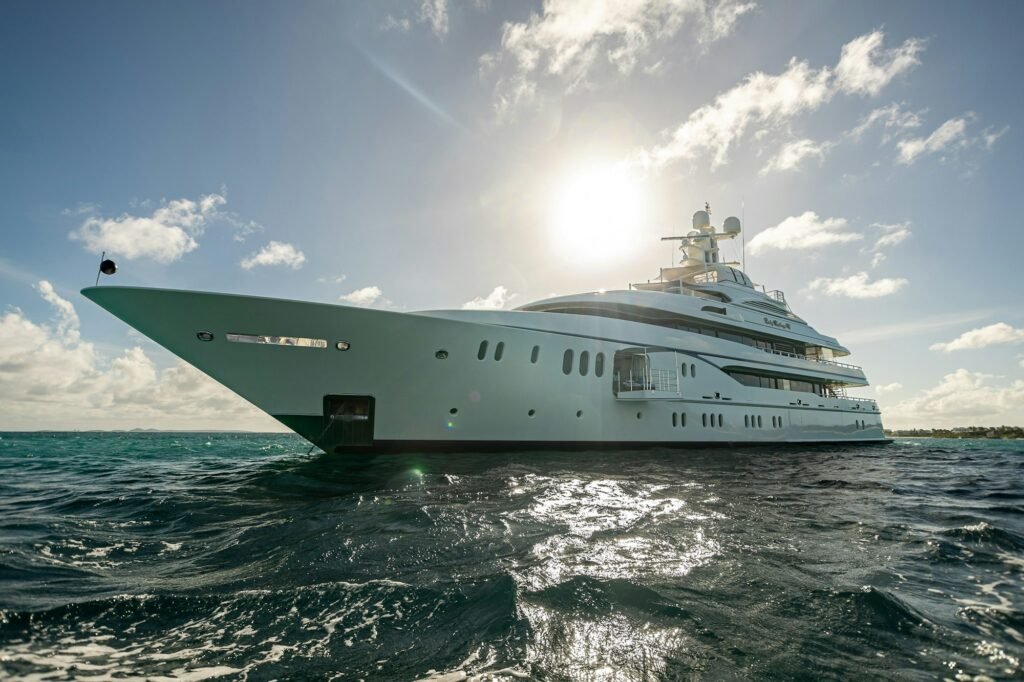 LADY KATHRYN V for charter, profile view