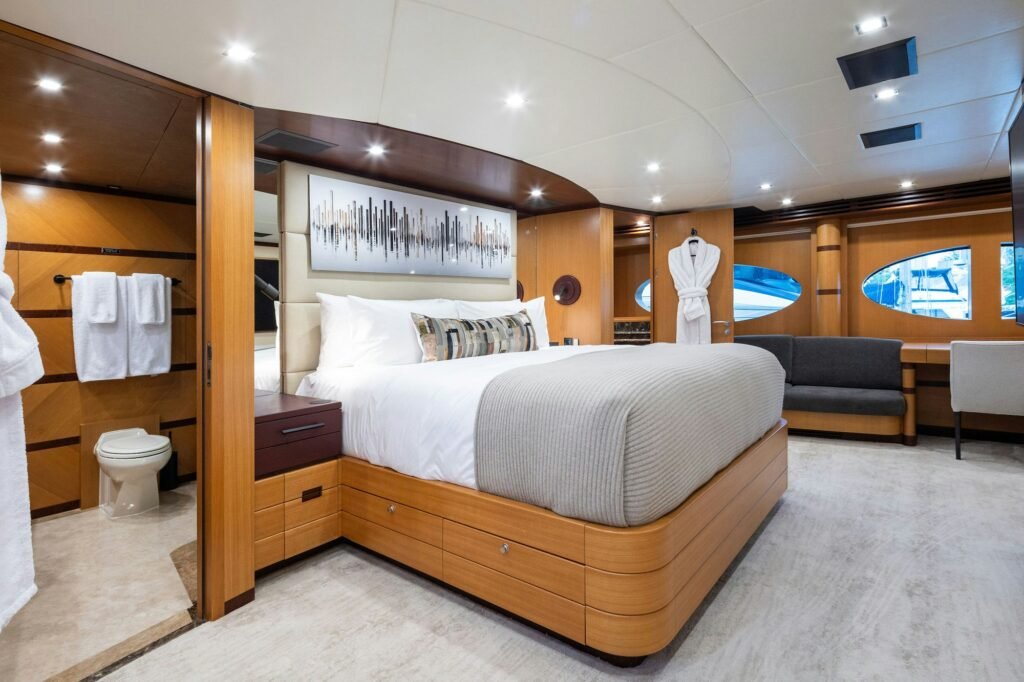 LAST CALL full-beam master stateroom