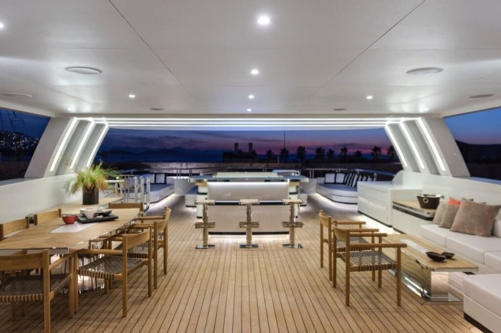 LIQUID SKY guest cabin