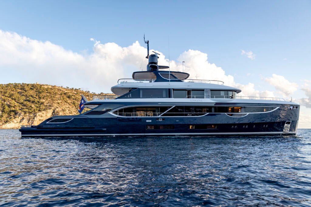 Liv Love Yacht for charter 2