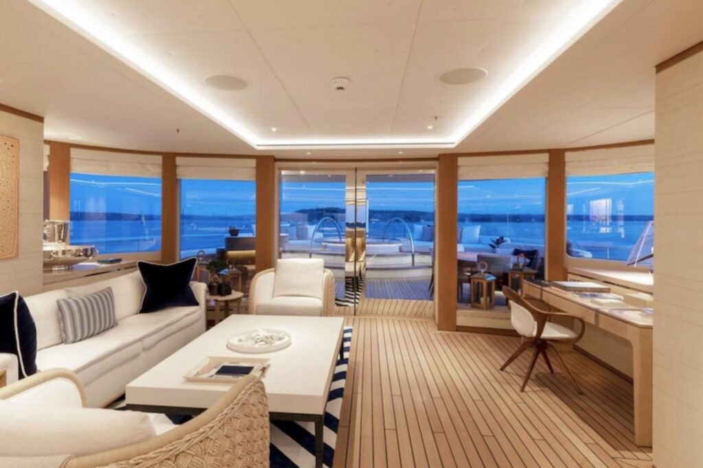 LUNASEA sundeck