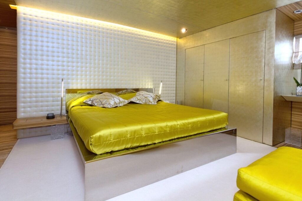 MABROUK main salon