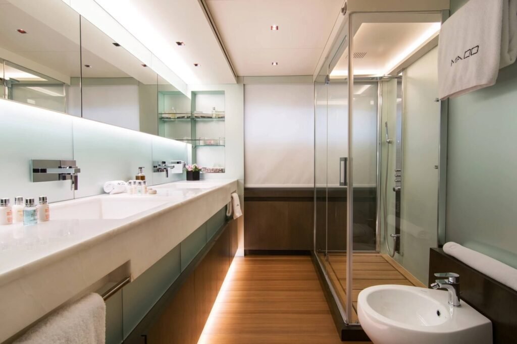 Mado double cabin