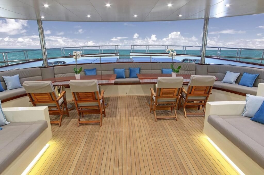 MEIRA exterior deck