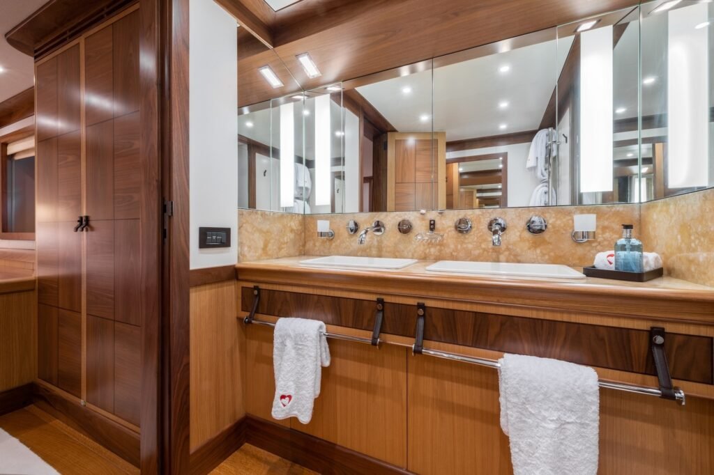 MES AMIS guest cabin