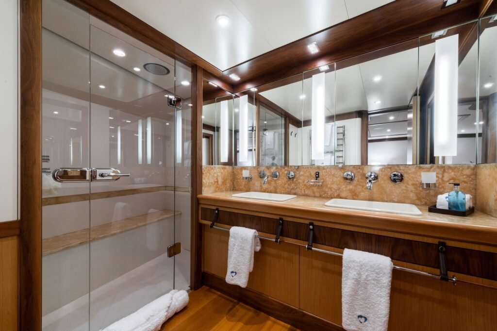 MES AMIS guest cabin