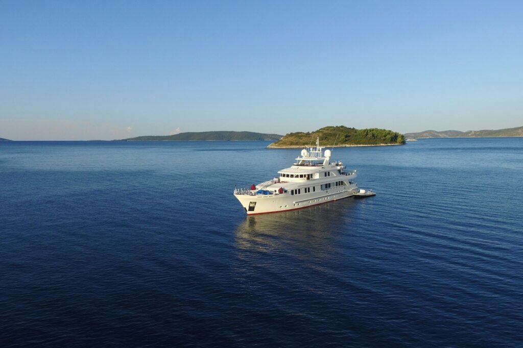 METSUYAN IV sundeck Jacuzzi