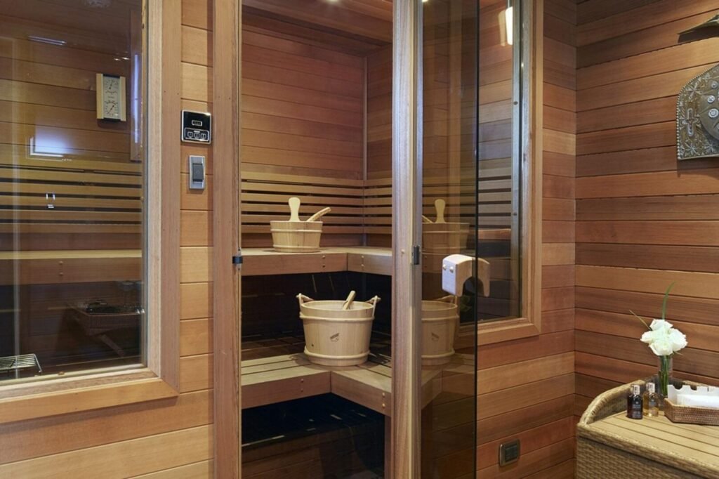 MIA ELISE II guest cabin