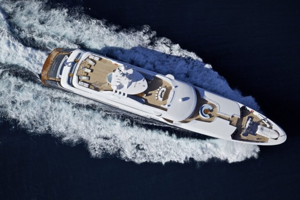 MIA RAMA aft deck