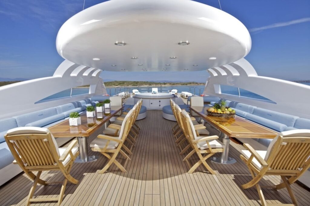 MIA RAMA sun deck