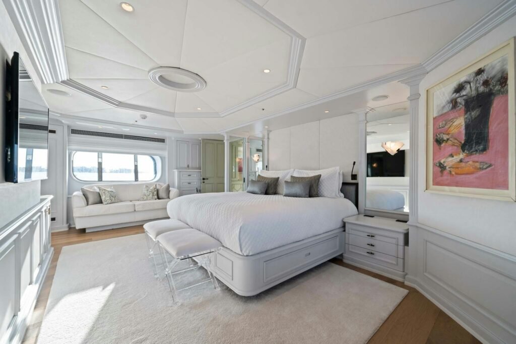 MOSAIQUE master stateroom