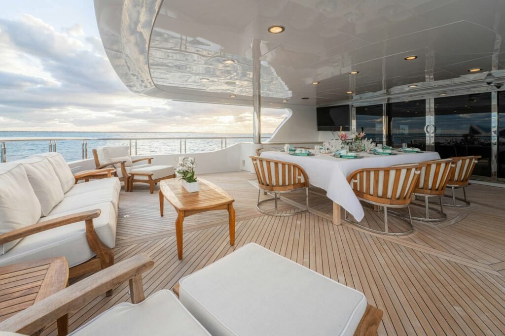 NICOLE EVELYN aft deck dining