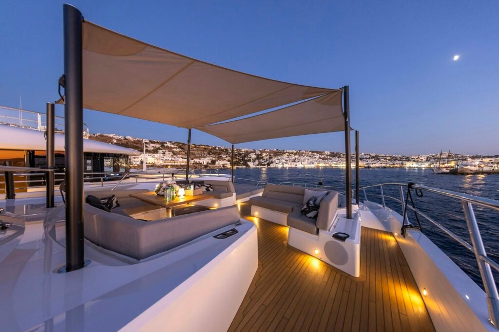 NOROADER foredeck evening seating