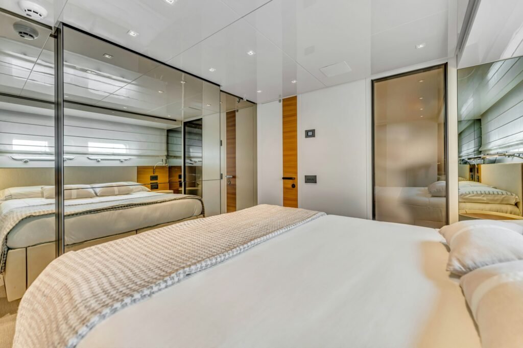 NOTYNOG guest stateroom