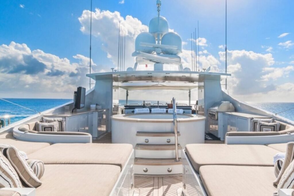OCEAN CLUB sun deck
