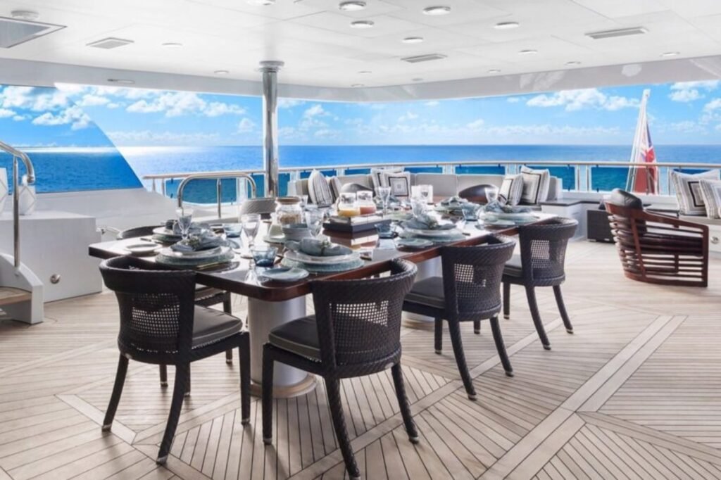 OCEAN CLUB aft deck
