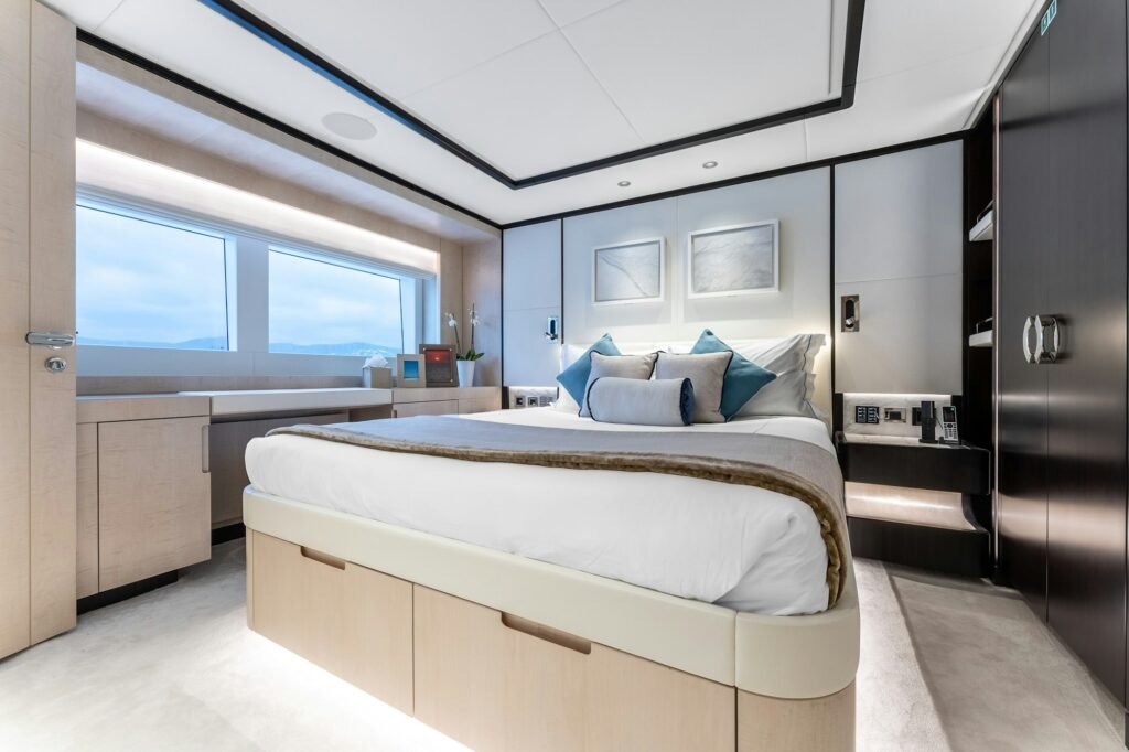 OPTIMISM double guest cabin