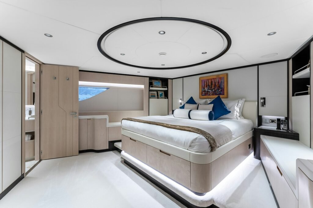 OPTIMISM VIP stateroom