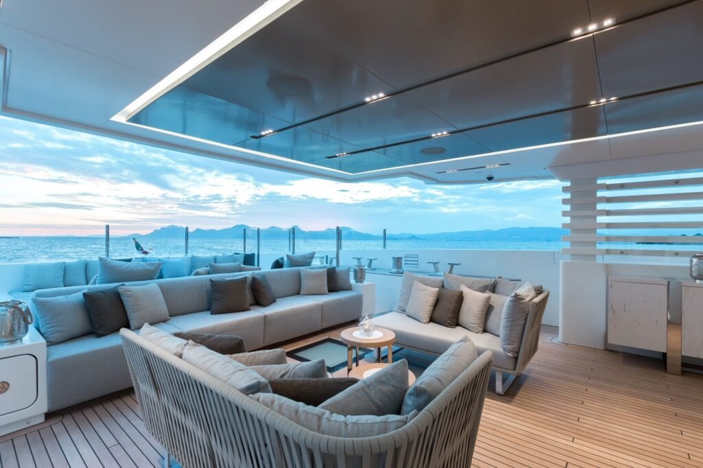 OURANOS exterior deck